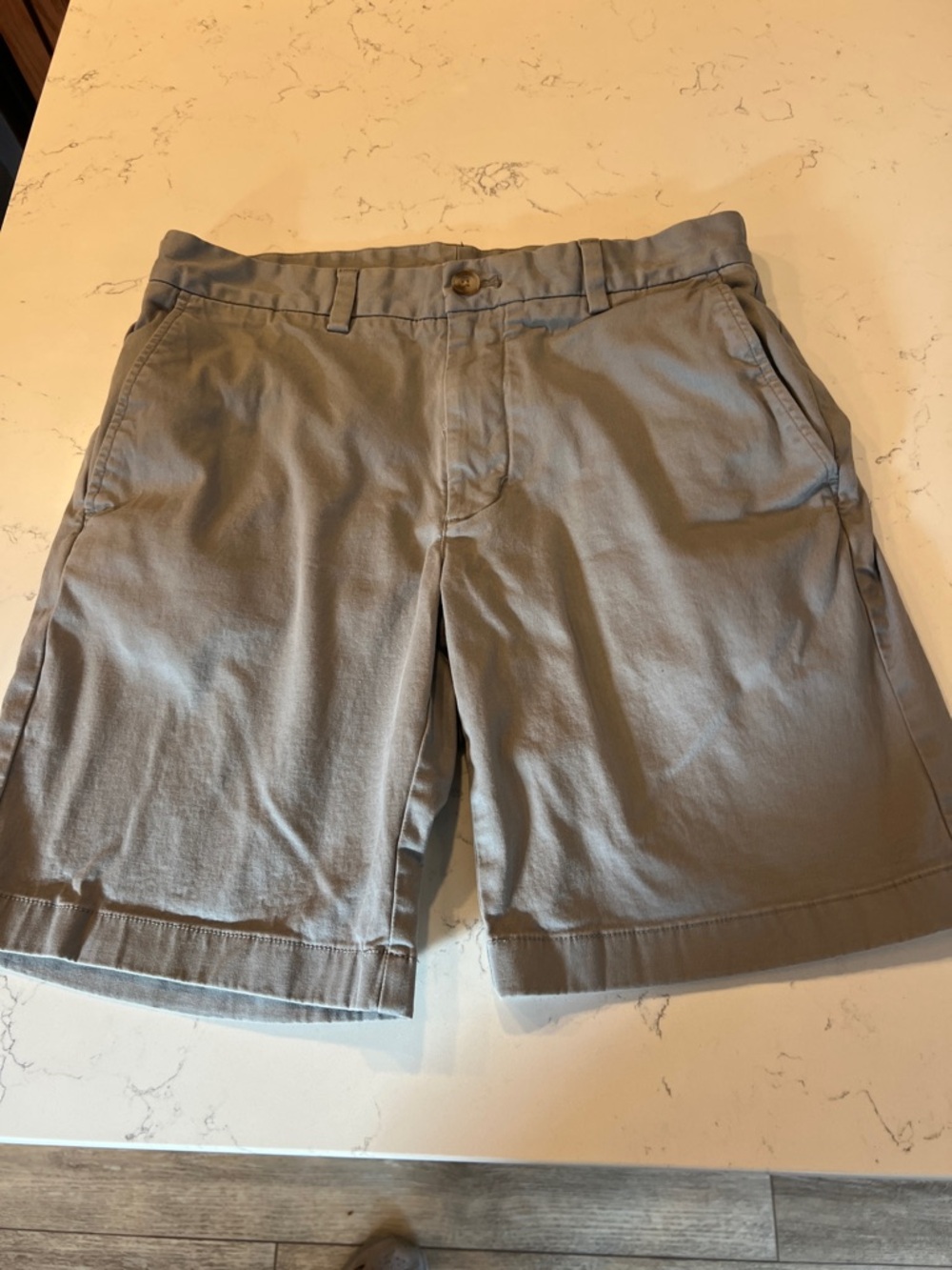 Vineyard Vines Men's Classic Cotton Chino Shorts - Gray